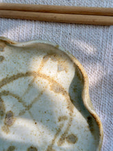 Load image into Gallery viewer, Plato de cerámica
